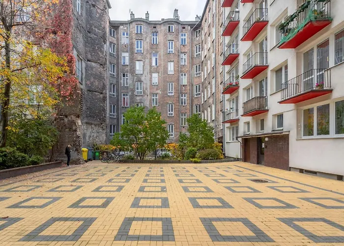 Hala Mirowska Apartments
