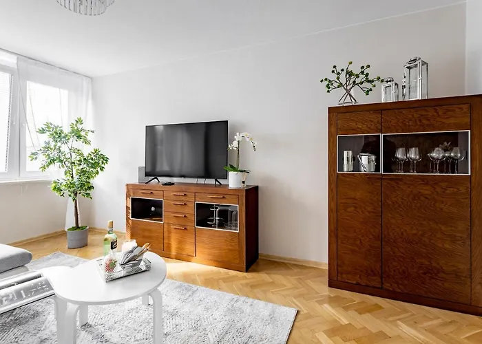 Hala Mirowska Apartments